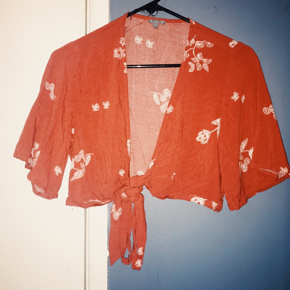 Tie top